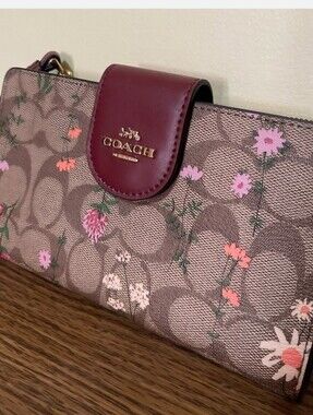 Coach Tech Wallet In Signature Canvas With Wildflower Print